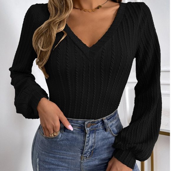 Black Lantern Sleeve V Neck Rib-knit Tee - Picture 4 of 7